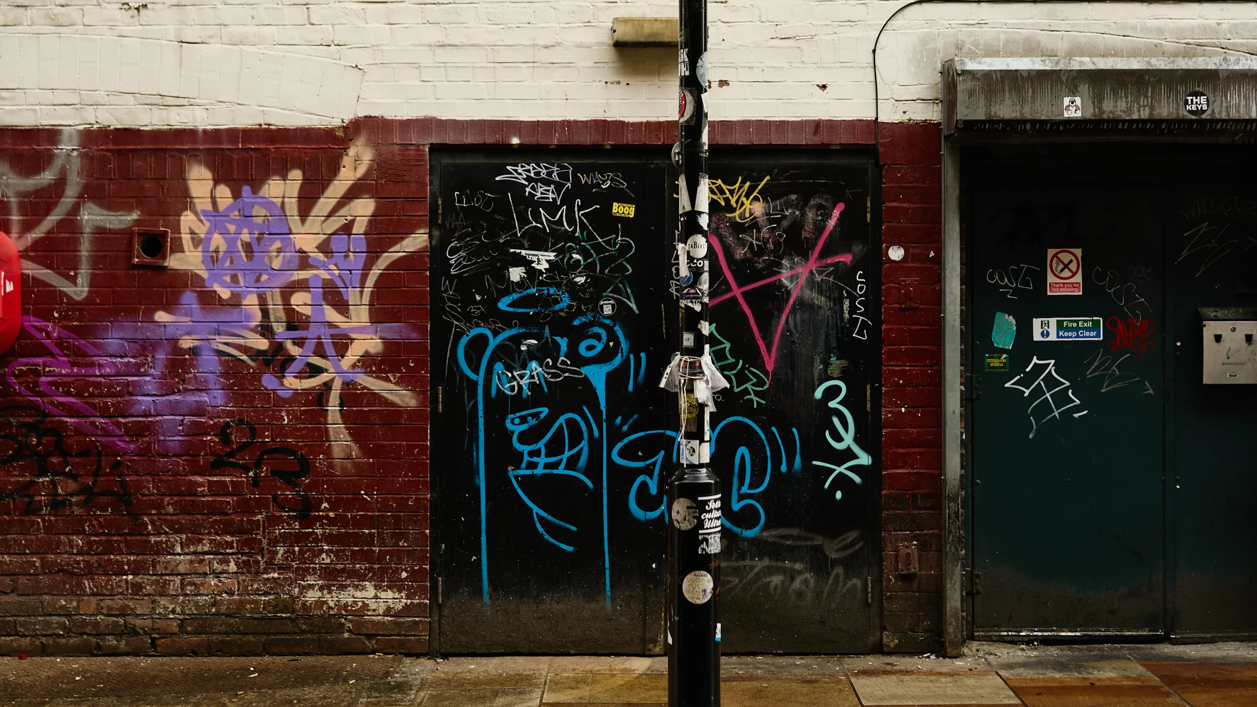 How to remove graffiti
